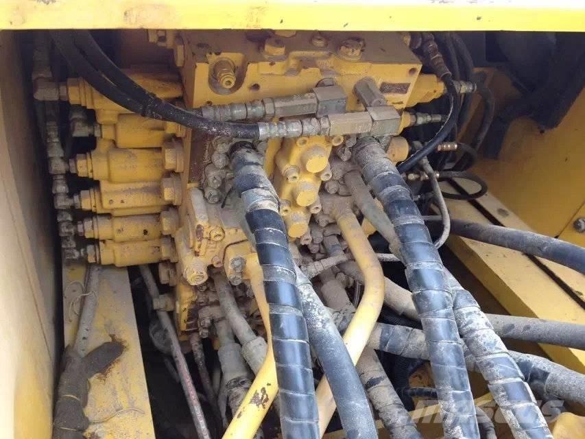 Komatsu pc220-7 Koparki gąsienicowe