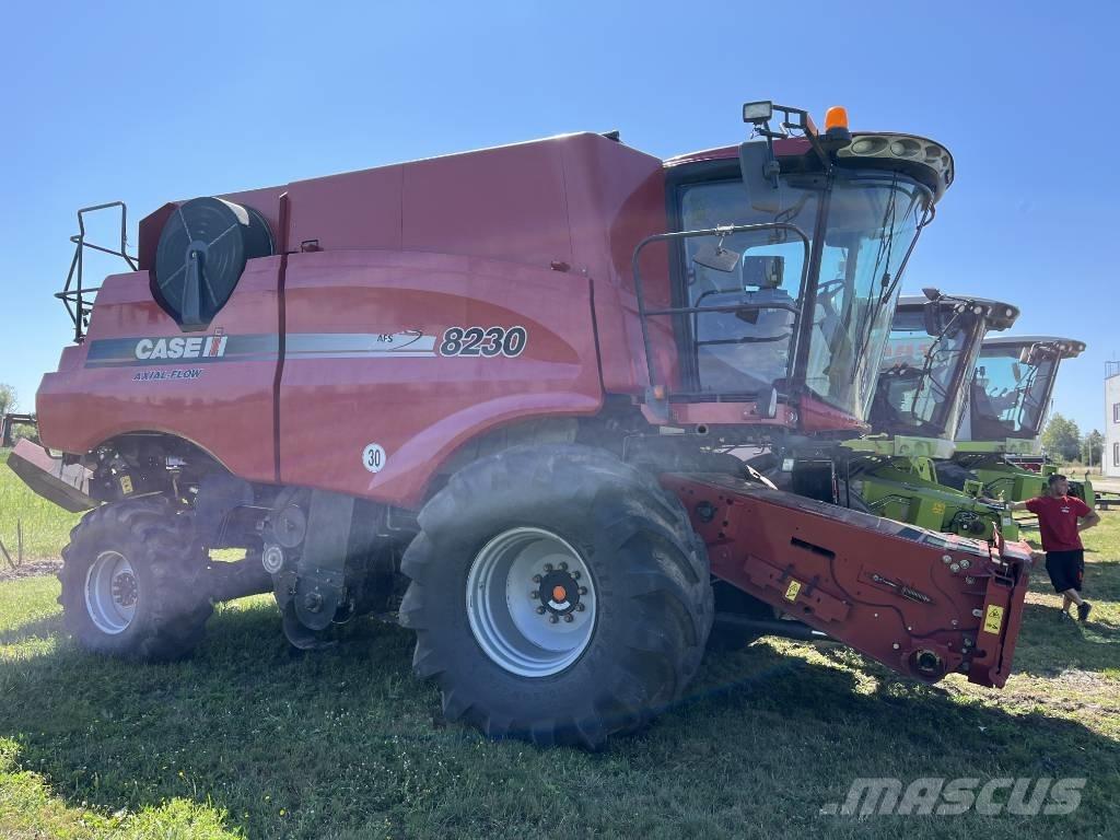 Case IH AF 8230 Kombajny zbożowe