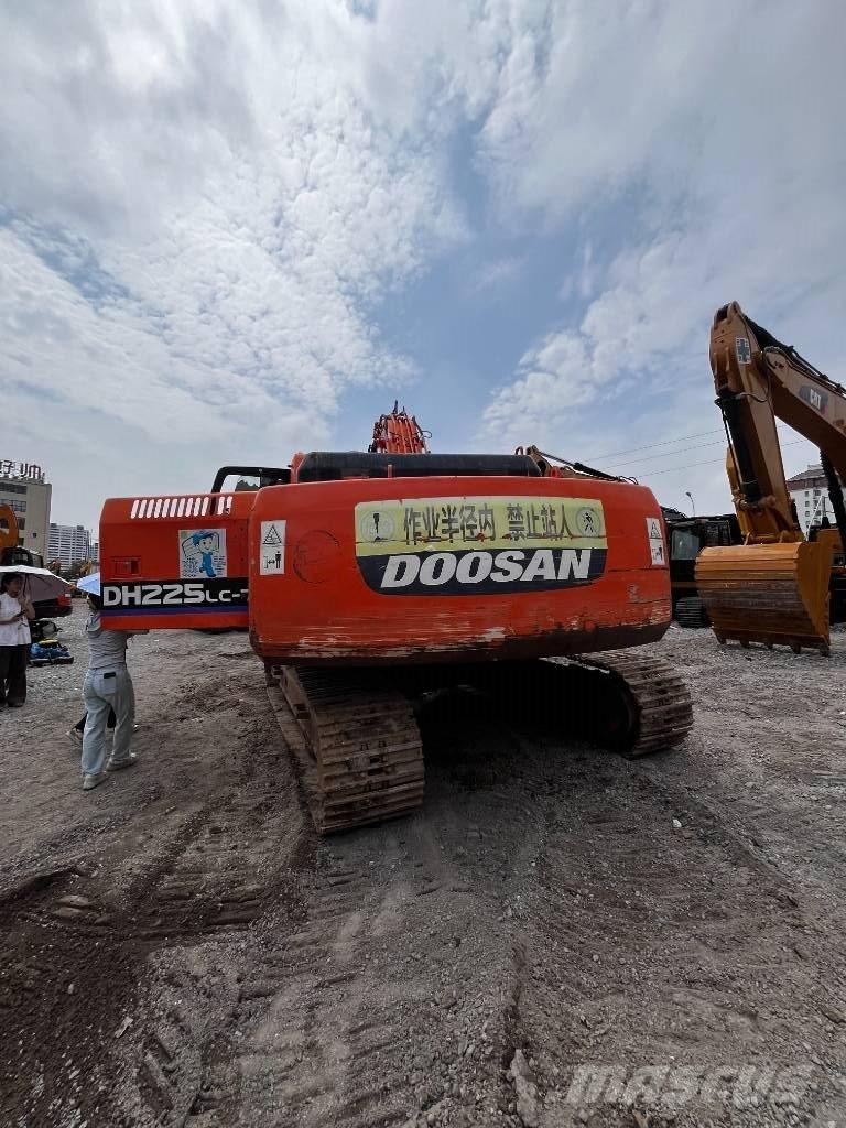 Doosan DH 225 LC-7 Koparki gąsienicowe