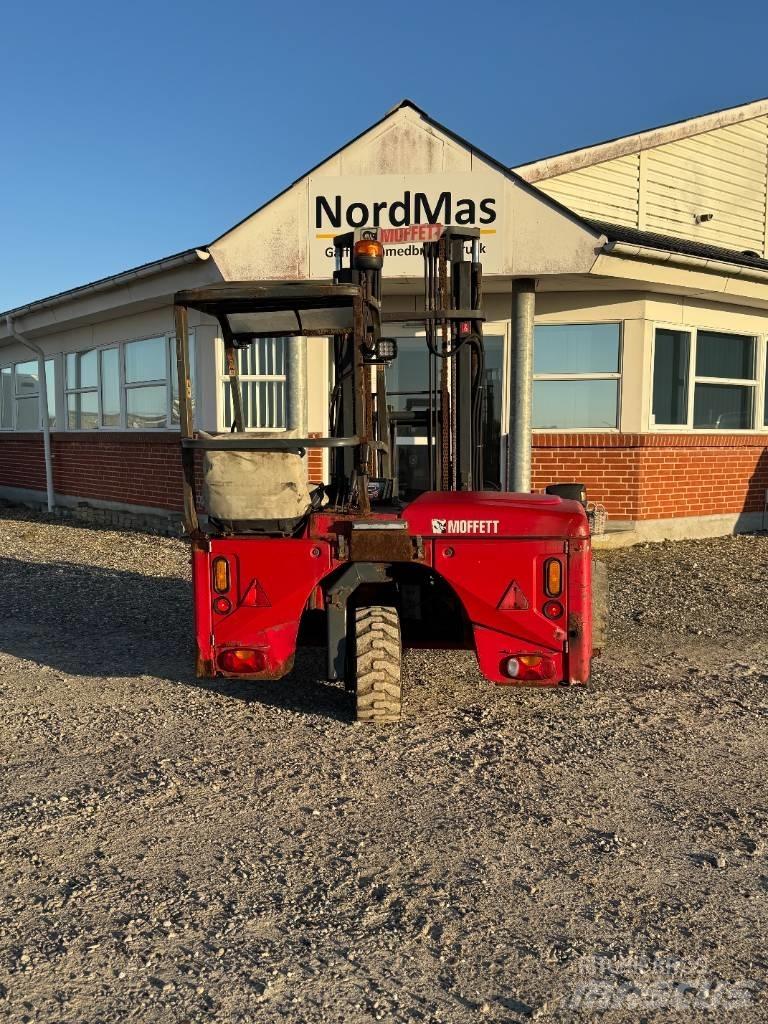 Moffett M4 25.3 Wózki Diesla