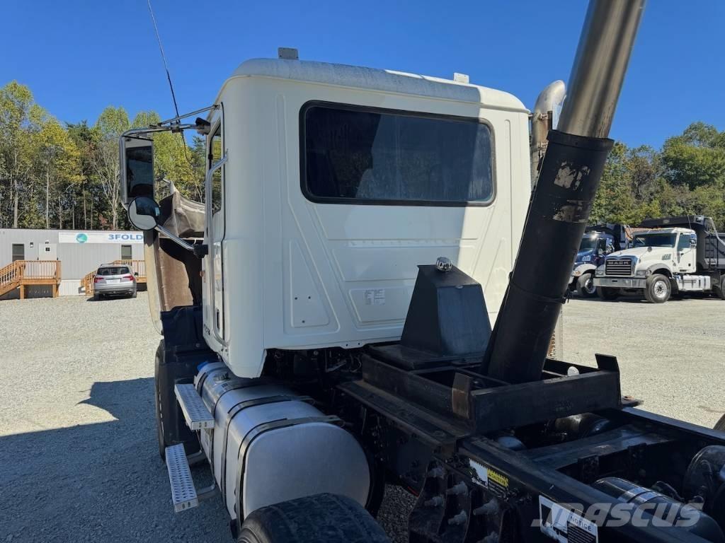 Mack GU713 Wywrotki