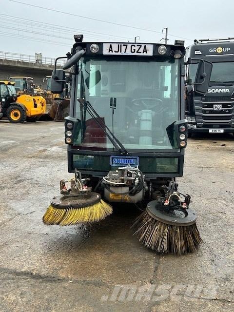 Schmidt Compact 200 Zamiatarki - Zgarniarki - Odśnieżarki