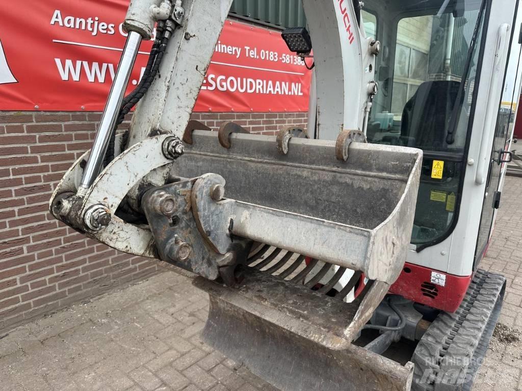 Takeuchi TB216 Minikoparki