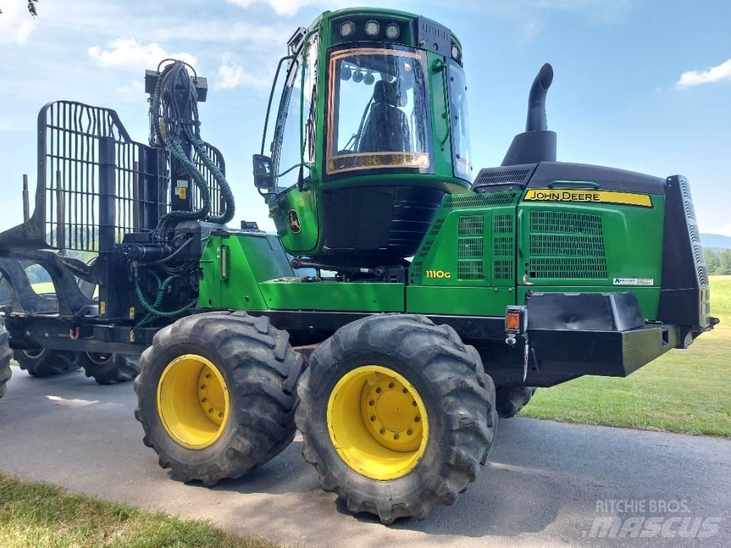 John Deere 1110G Forwardery