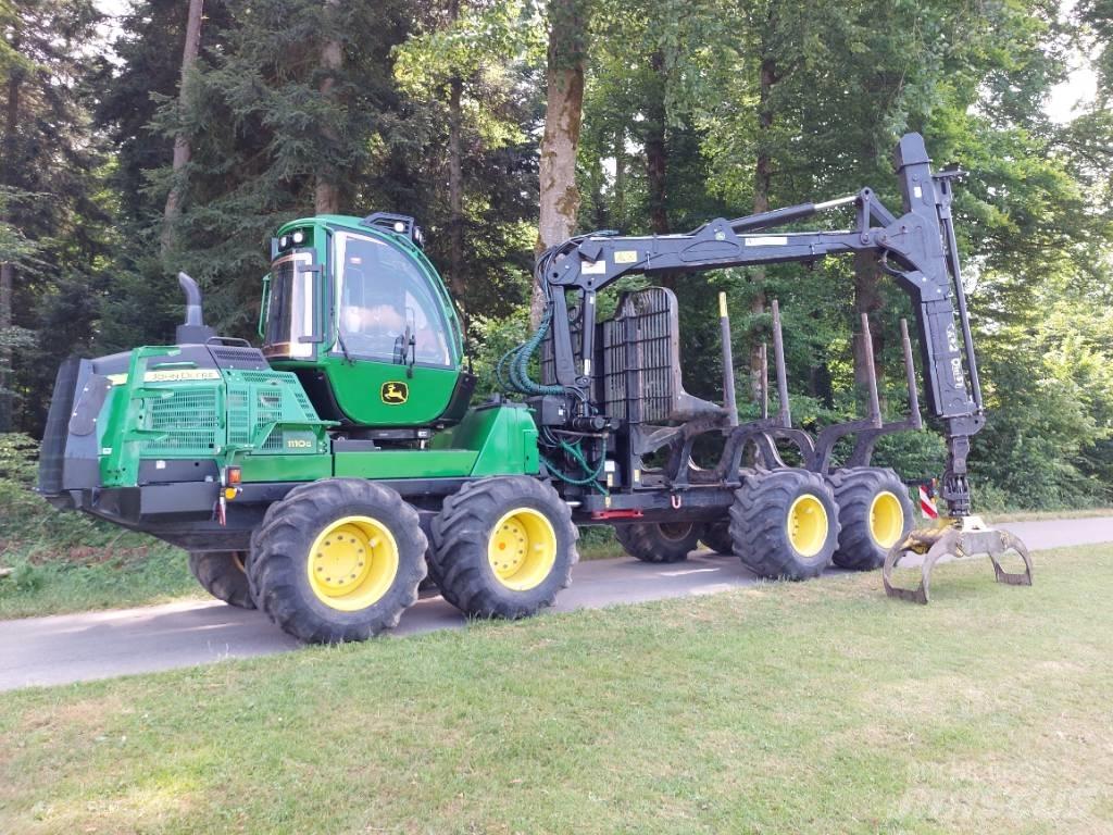 John Deere 1110G Forwardery