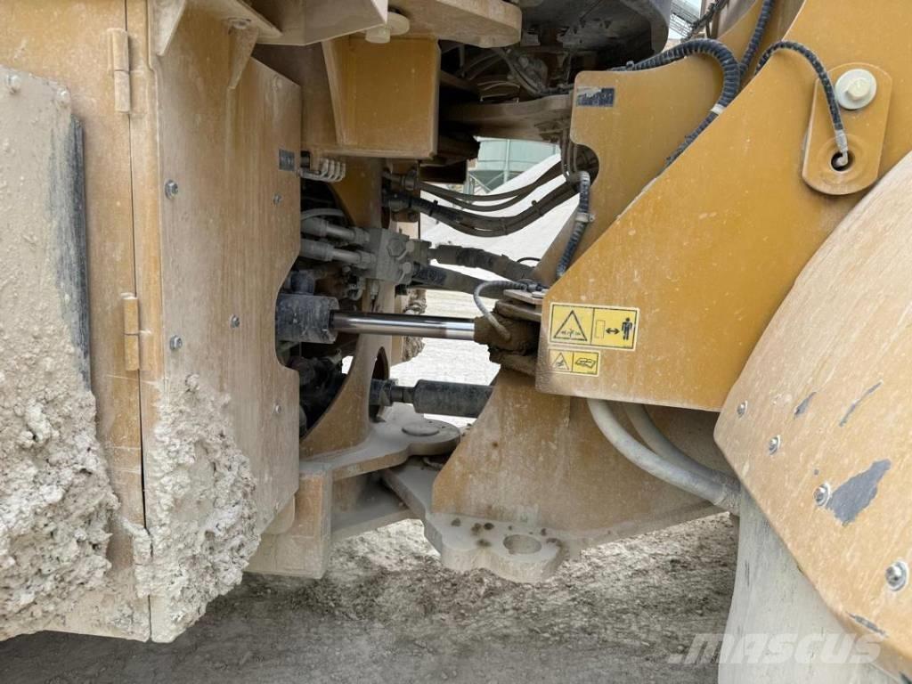 CAT 972M Ładowarki kołowe