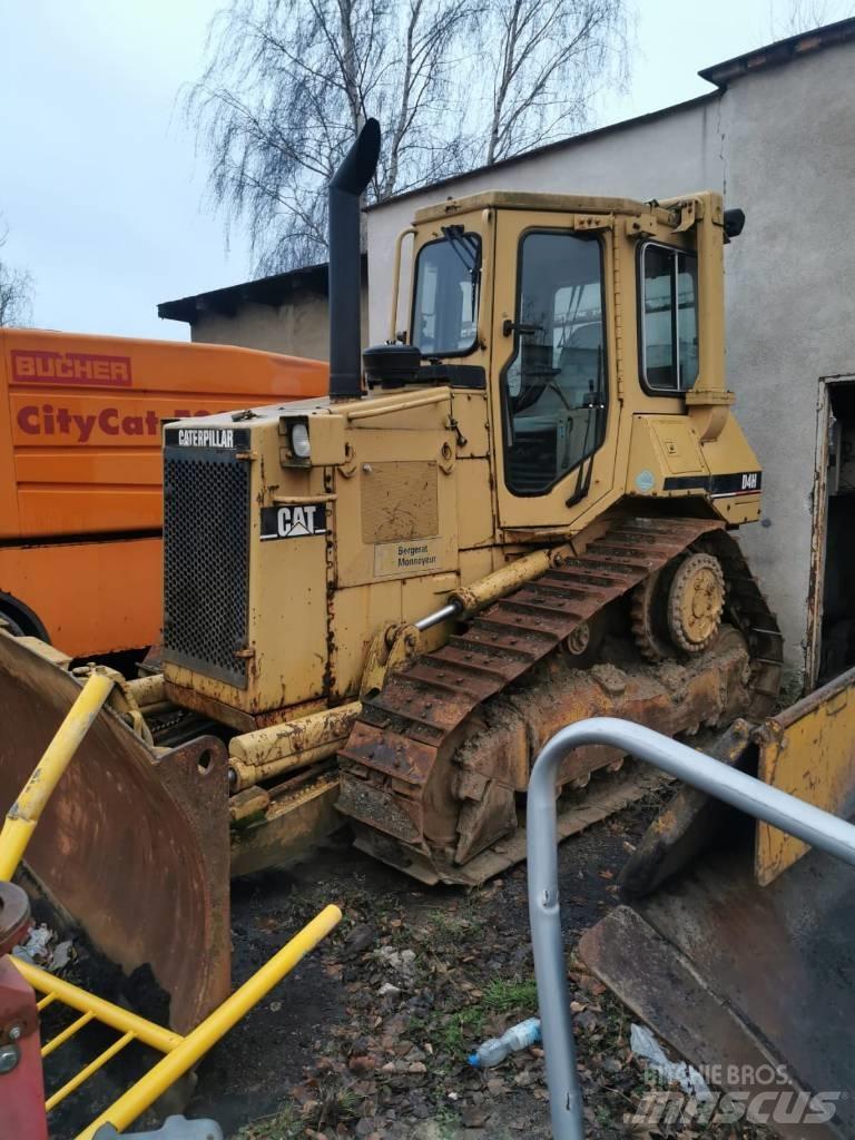 CAT D 4 H Spycharki gąsienicowe