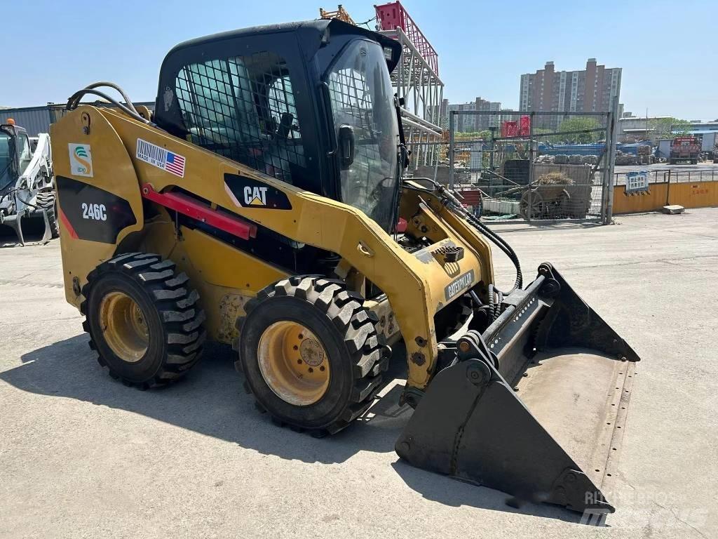 CAT 246 C Ładowarki burtowe