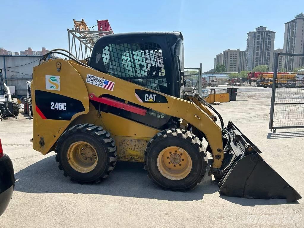 CAT 246 C Ładowarki burtowe