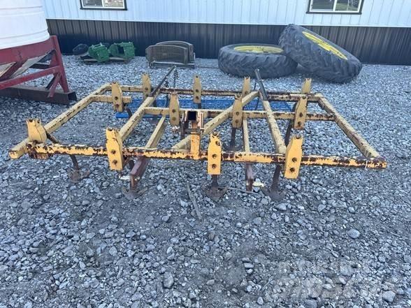  CUSTOM MADE 8 Maszyny budowlane - Inne