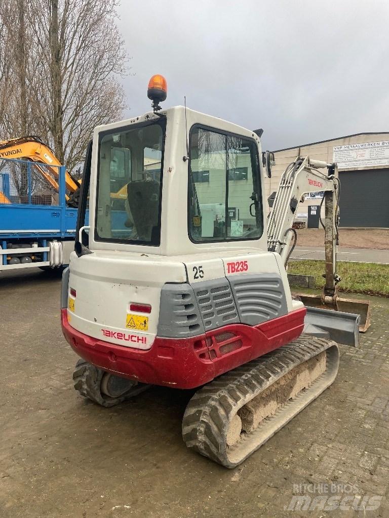 Takeuchi TB 235 Minikoparki