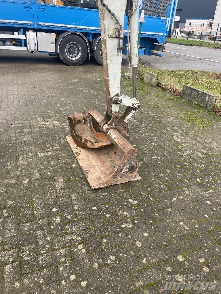 Takeuchi TB 235 Minikoparki