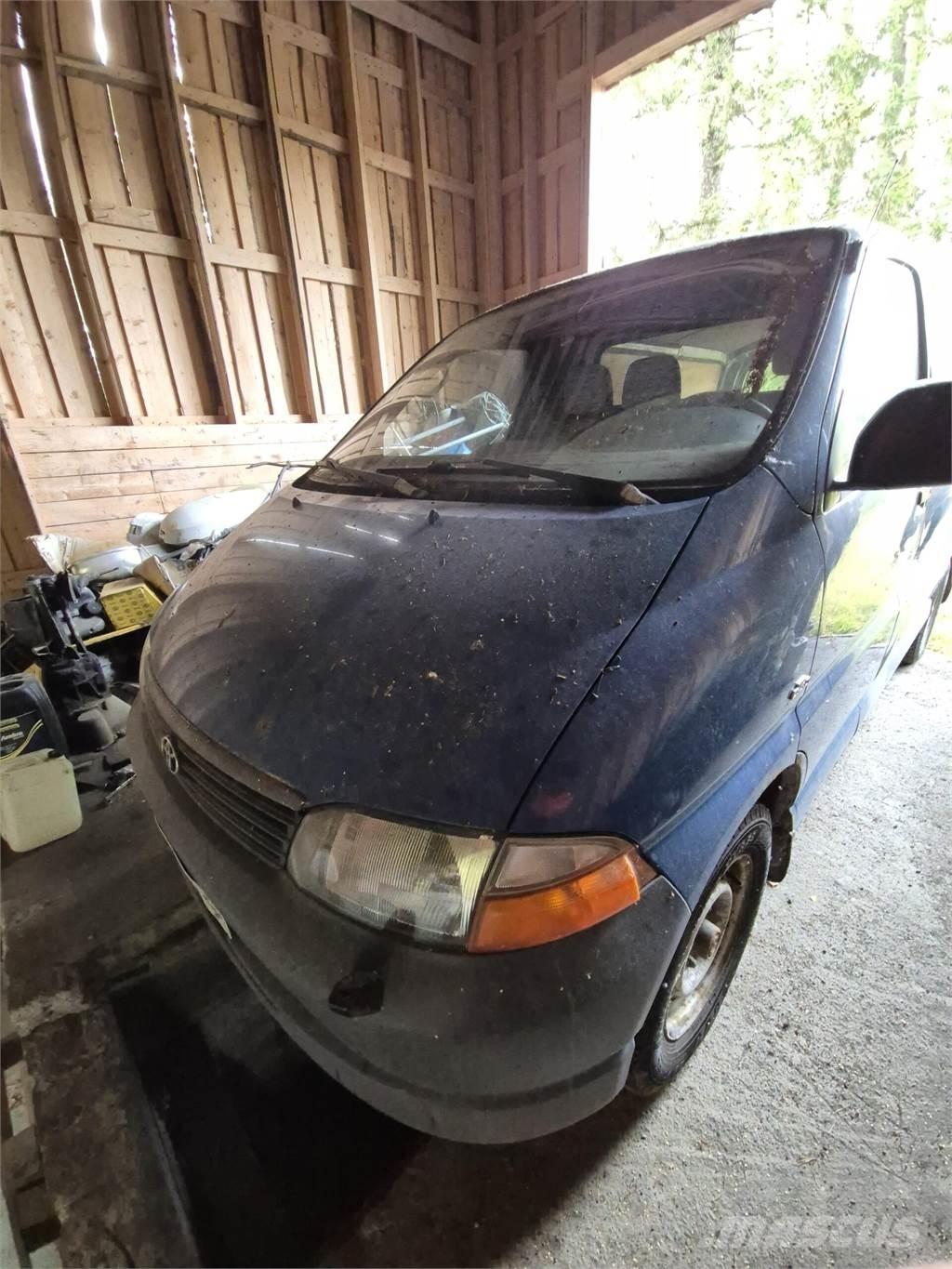 Toyota Hiace Busy / Vany