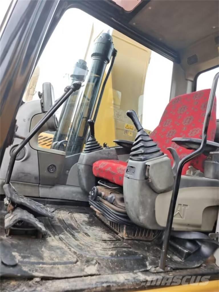 CAT 323 D Koparki gąsienicowe