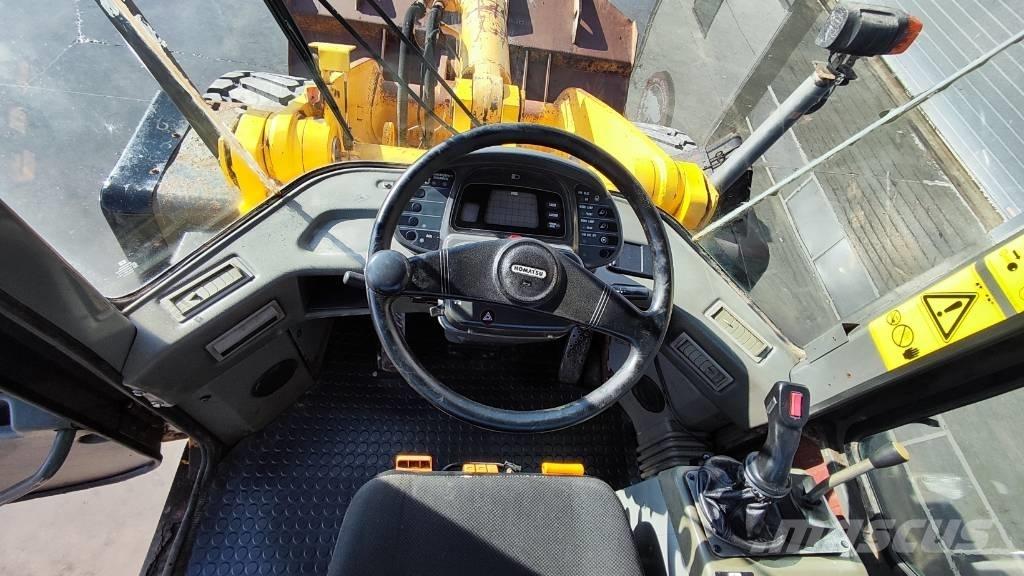 Komatsu WA 270-3 Ładowarki kołowe