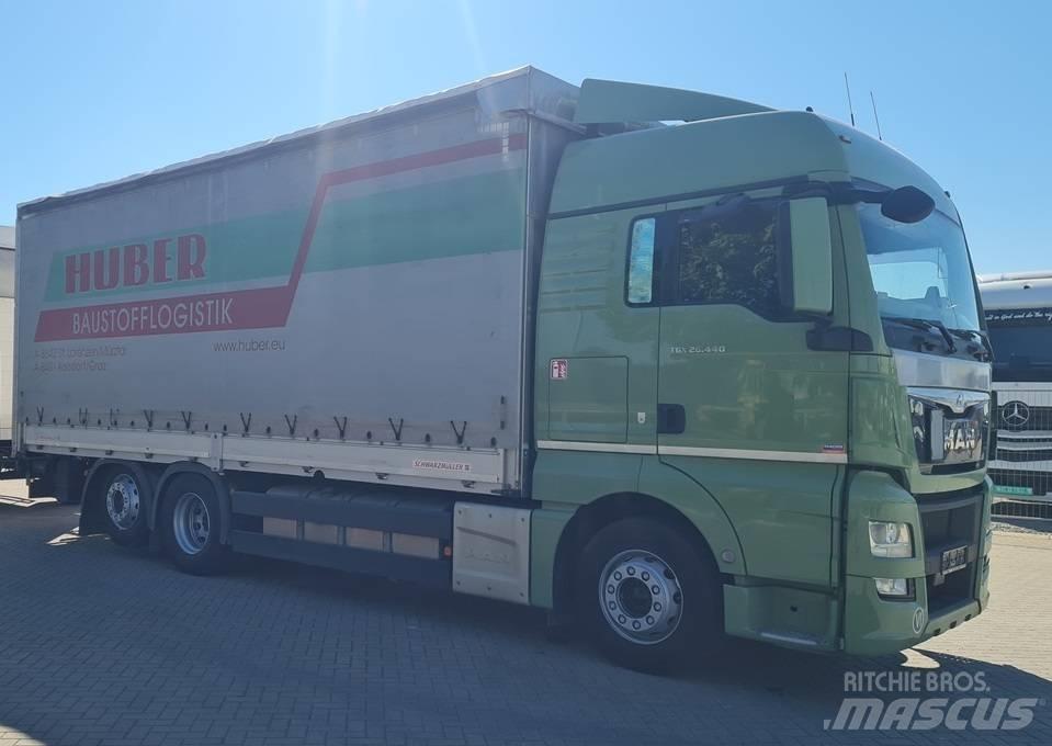 MAN 26.440 / 7.4m / LIFT Ciężarówki firanki