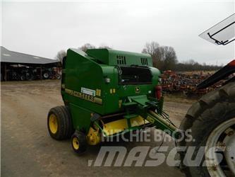 John Deere 575 Prasy zwijające