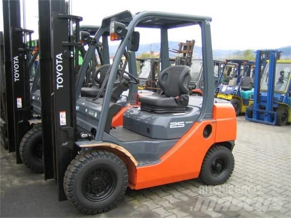 Toyota 02-8FG25 Wózki LPG