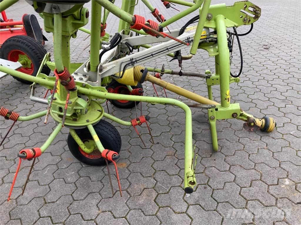 CLAAS Volto 870 Zgrabiarki i przetrząsacze