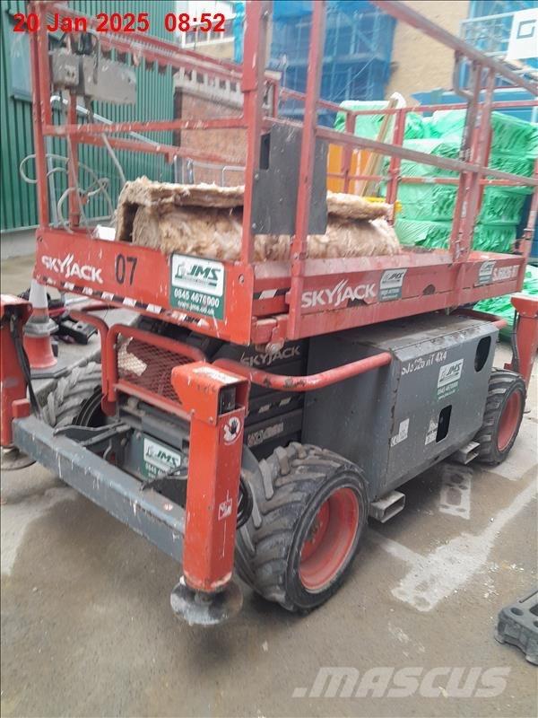 SkyJack 6832 RT Podnośniki nożycowe