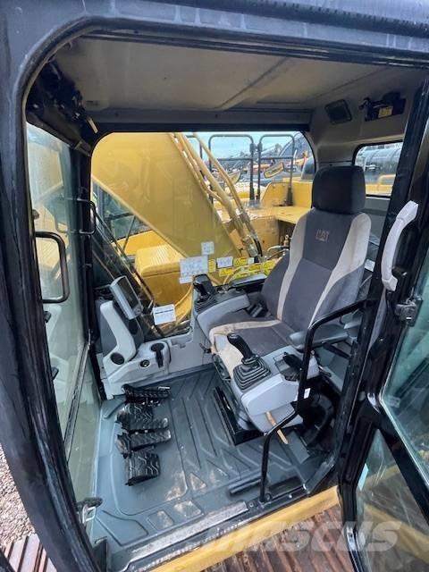 CAT 330FL Koparki gąsienicowe