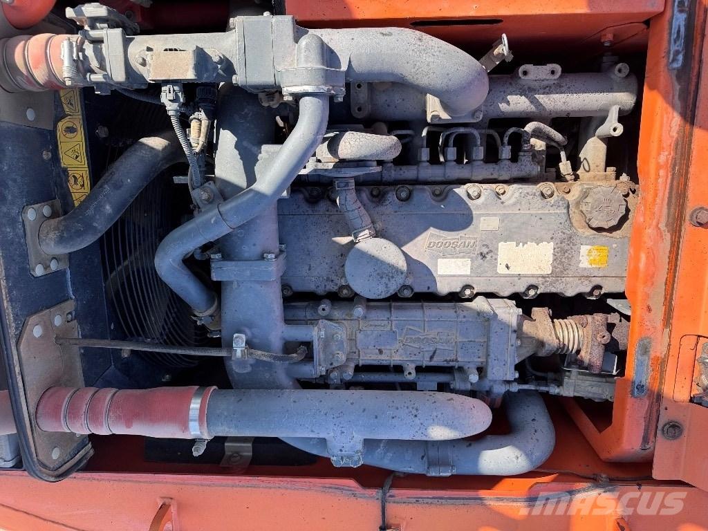 Doosan DX 140 LC-3 Koparki gąsienicowe