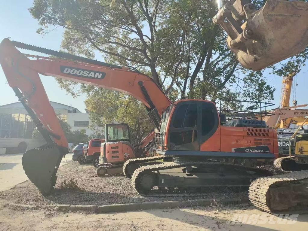 Doosan DX 300 LC Koparki gąsienicowe