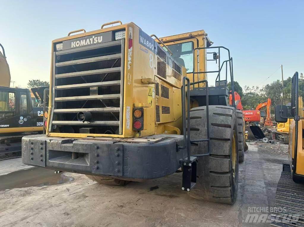 Komatsu WA 600 Ładowarki kołowe