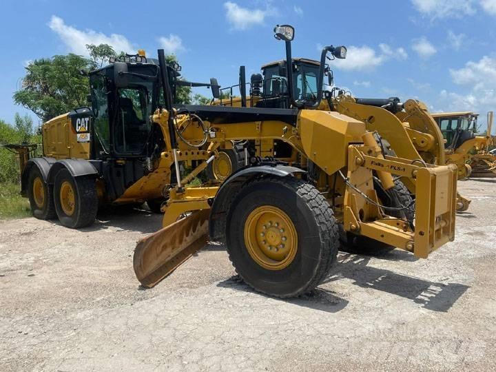 CAT 12 M 3 Równiarki