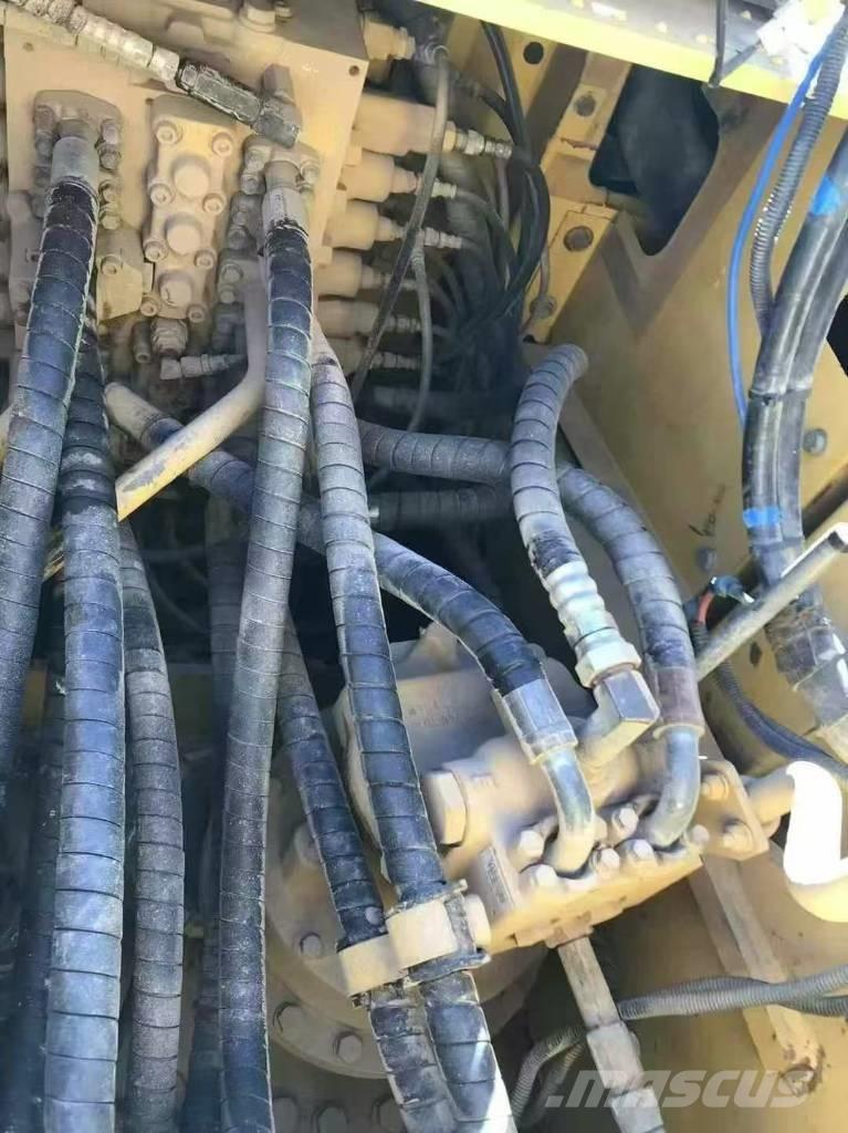 Komatsu PC 210 Koparki gąsienicowe