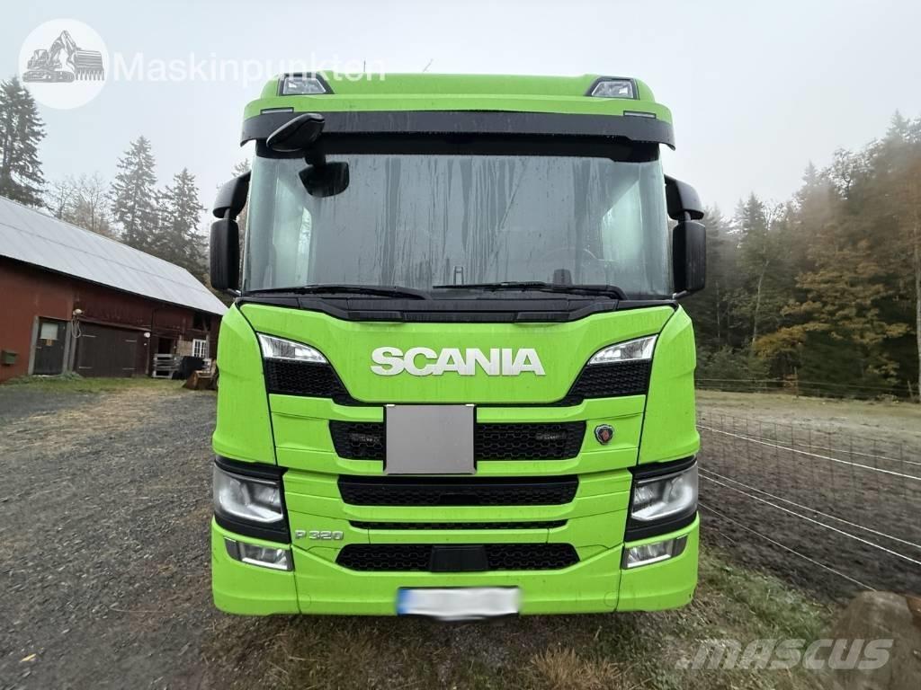 Scania P 320 Samochody ciężarowe ze skrzynią zamkniętą