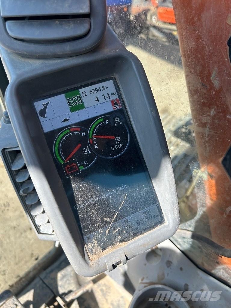 Hitachi ZX 135 US-6 Koparki gąsienicowe