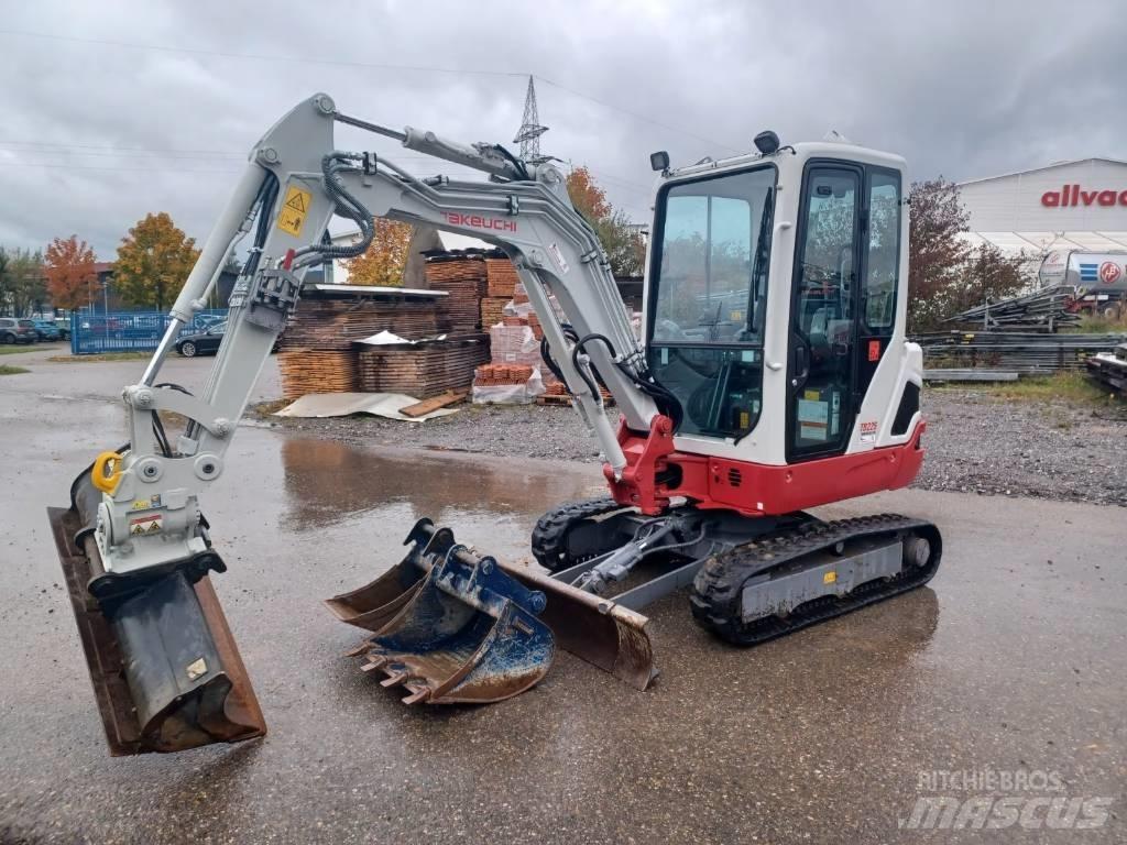 Takeuchi TB 225 Minikoparki