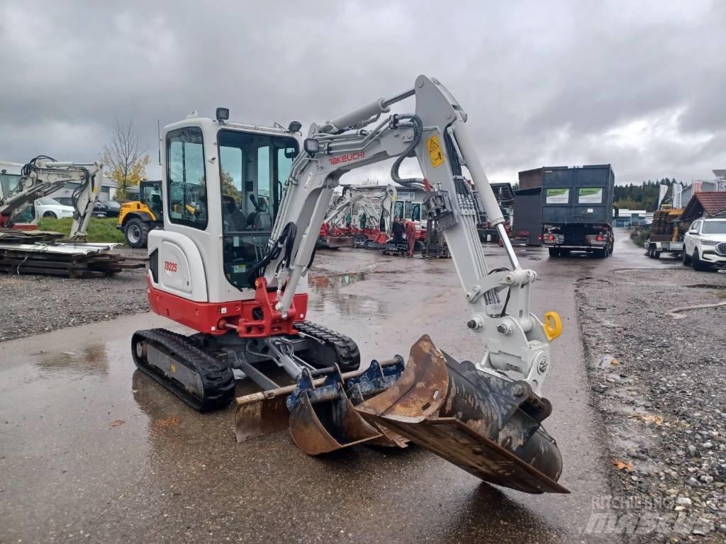 Takeuchi TB 225 Minikoparki