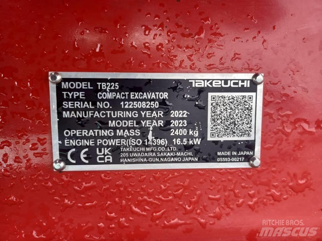Takeuchi TB 225 Minikoparki