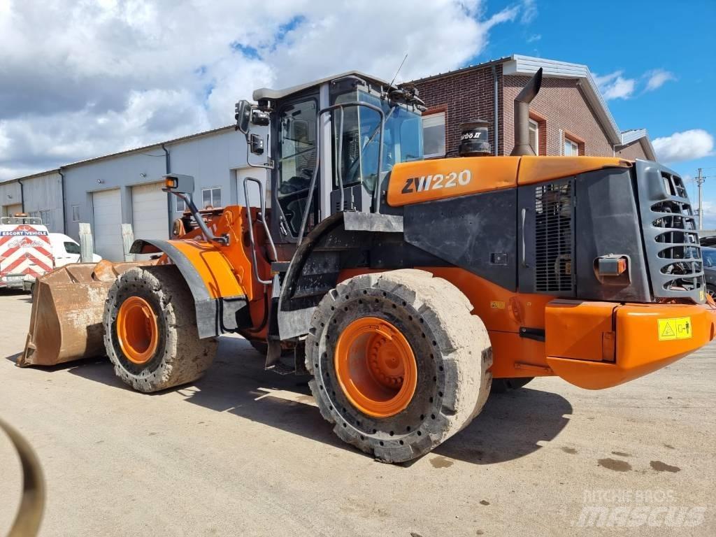 Hitachi ZW 220 Ładowarki kołowe