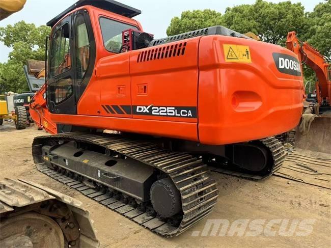Doosan DX 225 LCA Koparki gąsienicowe