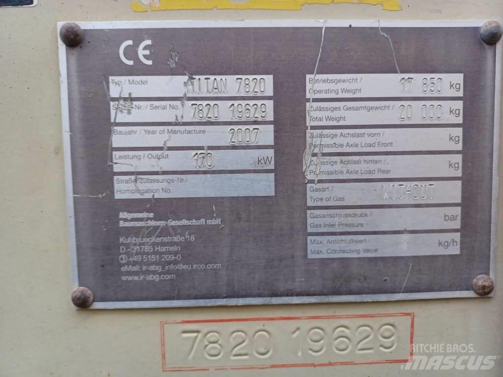 Titan 7820 Rozściełacze do asfaltu