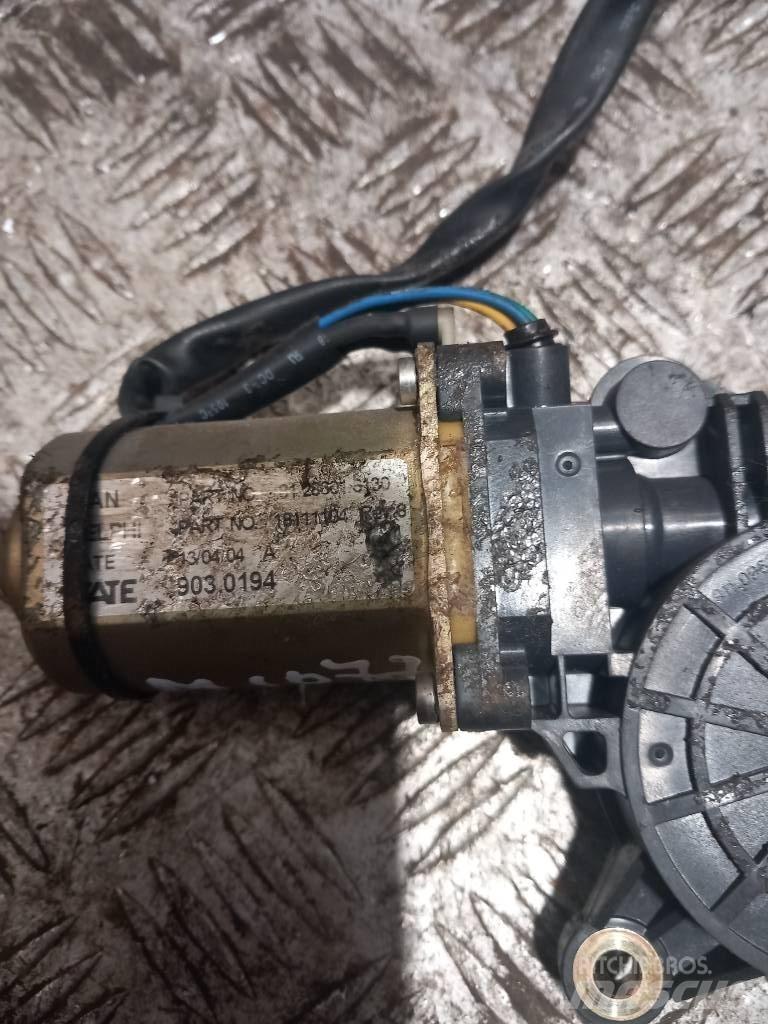 MAN TGA 81286016130 Kabiny i wnętrze