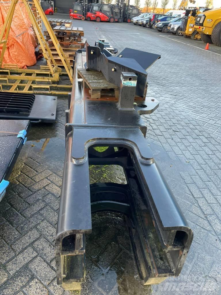 CAT 390 F L Ramy i zawieszenie
