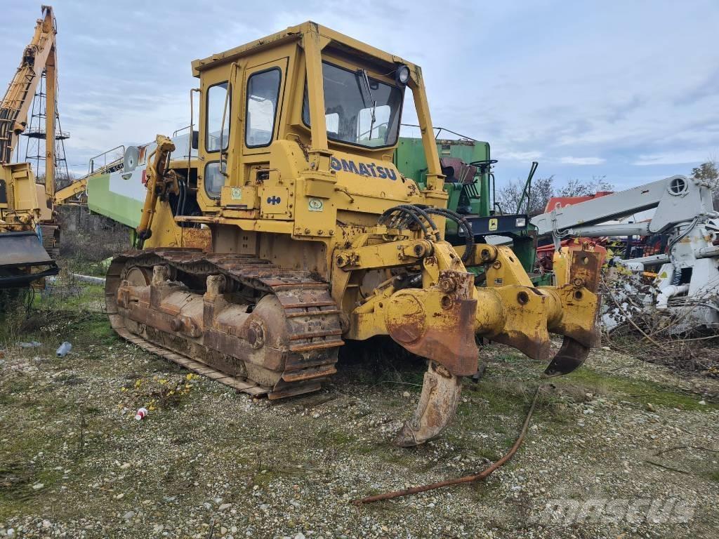 Komatsu D 85-18 Spycharki gąsienicowe