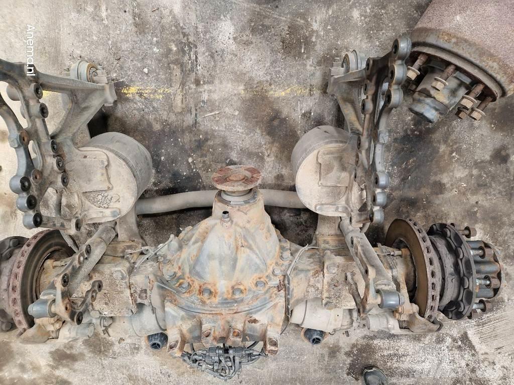 Mercedes-Benz 1835 Mosty, wały i osie