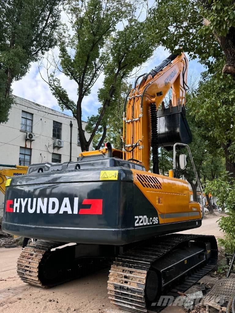 Hyundai 220LC-9S Midikoparki  7t - 12t