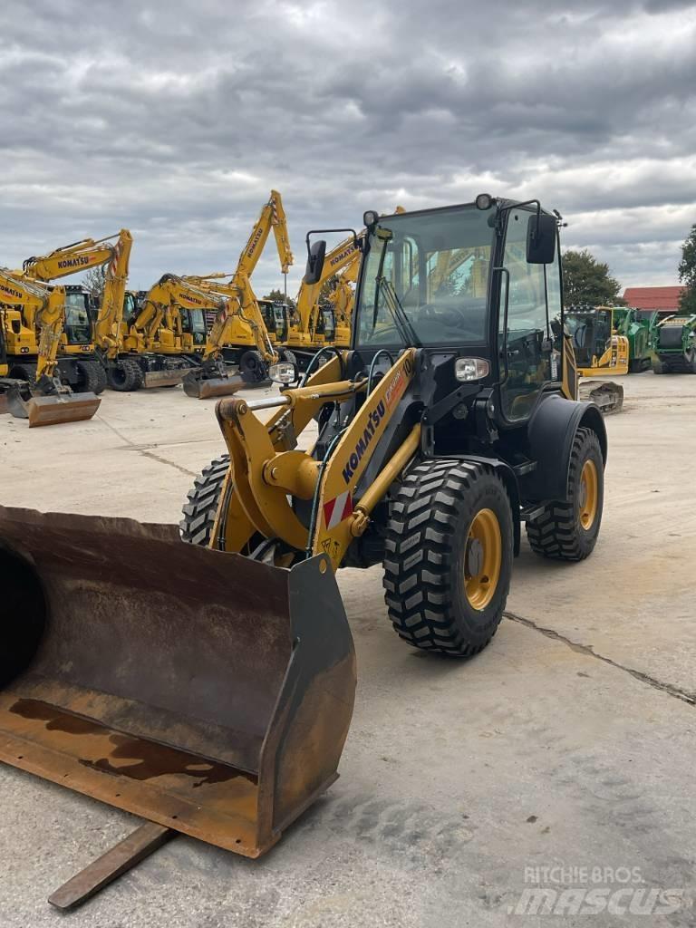 Komatsu WA80M-8 Miniładowarki