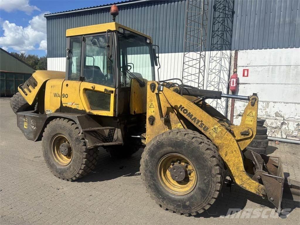 Komatsu WA90-3 Ładowarki wielofunkcyjne