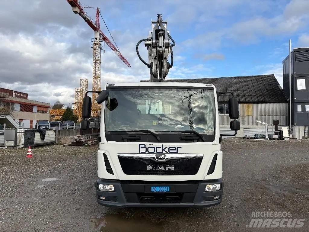 Böcker AK 37/4000 Żurawie terenowe