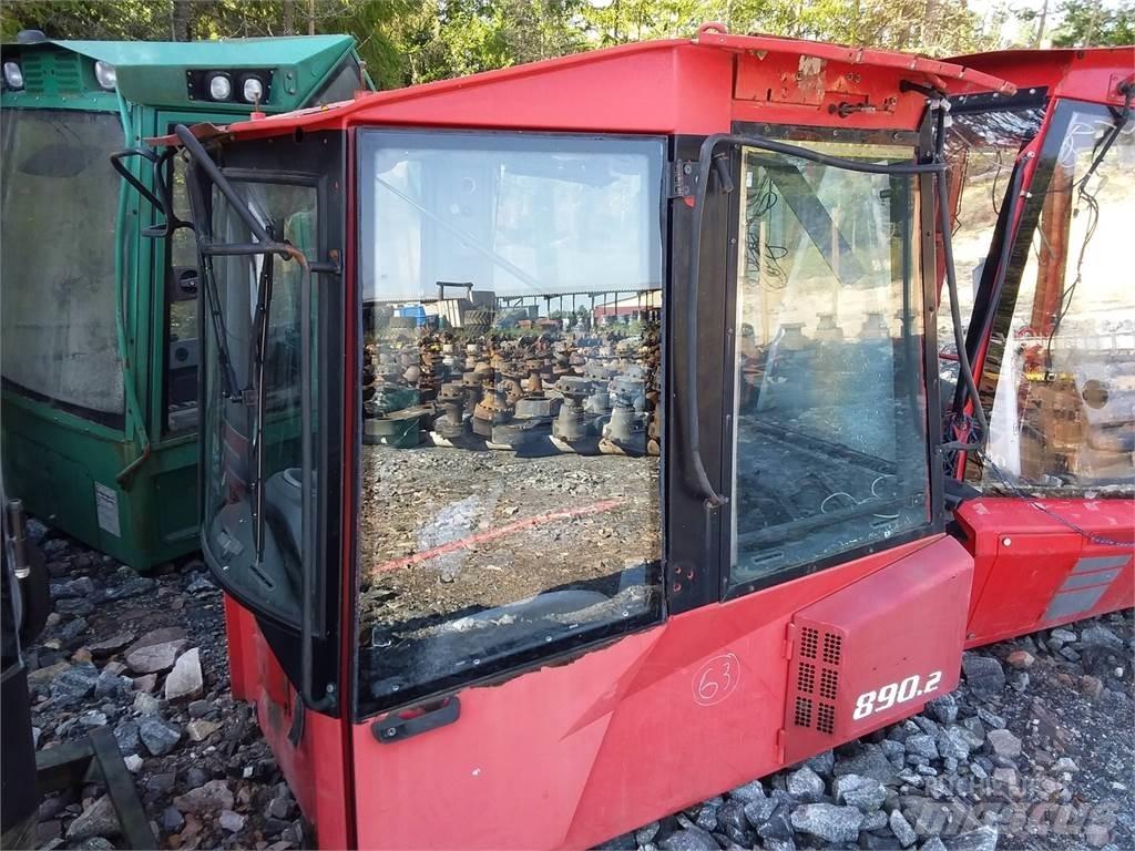 Valmet 890.2 Kabiny i wnętrze