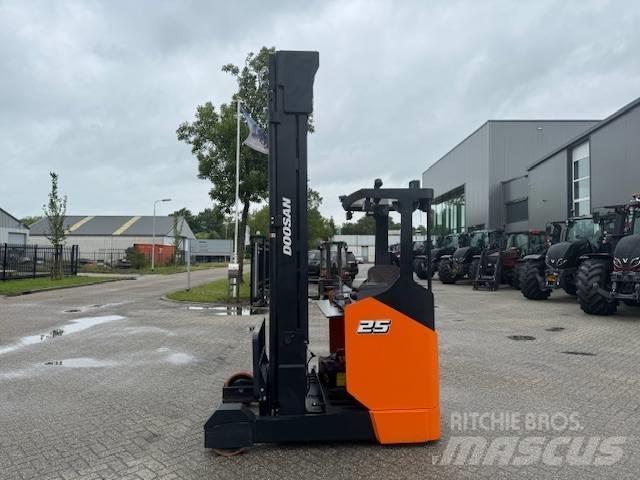 Doosan BR 25 JW-9 Wózki widłowe wysokiego składowania