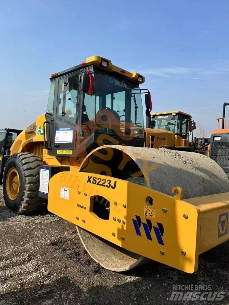 XCMG XS 233J Walce jednobębnowe