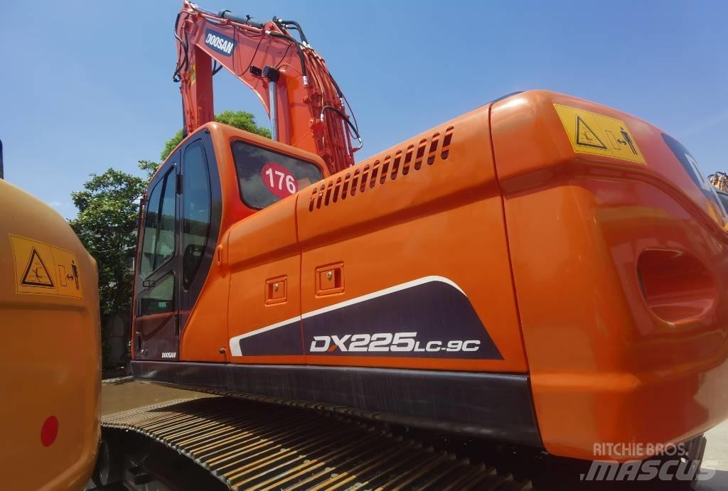 Doosan 225lc-9s Koparki gąsienicowe